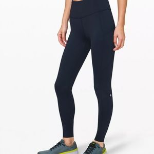 Lululemon Fast and Free high rise tight leggings size 2, 25" Navy NuLux